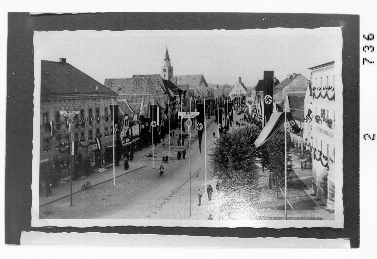 Obere Marktstraße mit NS-Flaggenschmuck