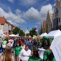 Viel los in der Marktstraße.jpg