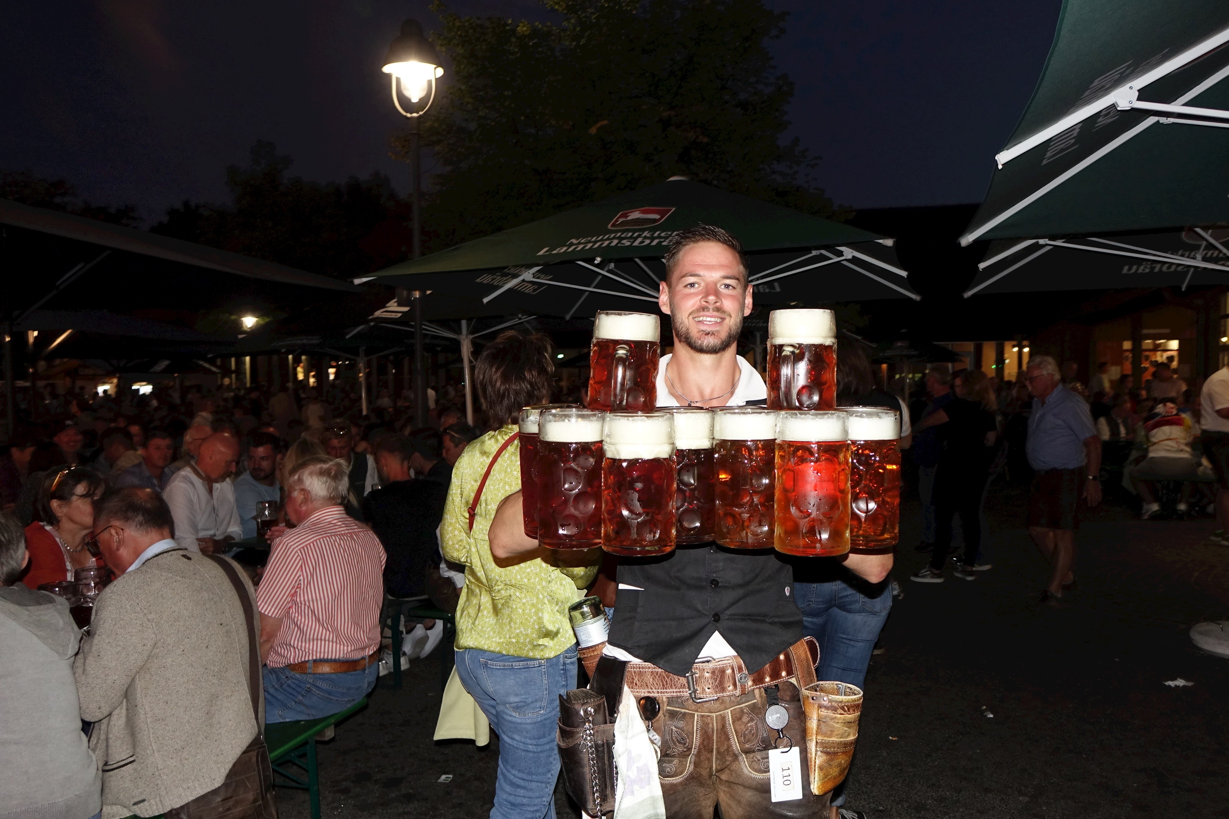 Verkaufsstart für Bier- und Essensmarken zum JURA-Volksfest 