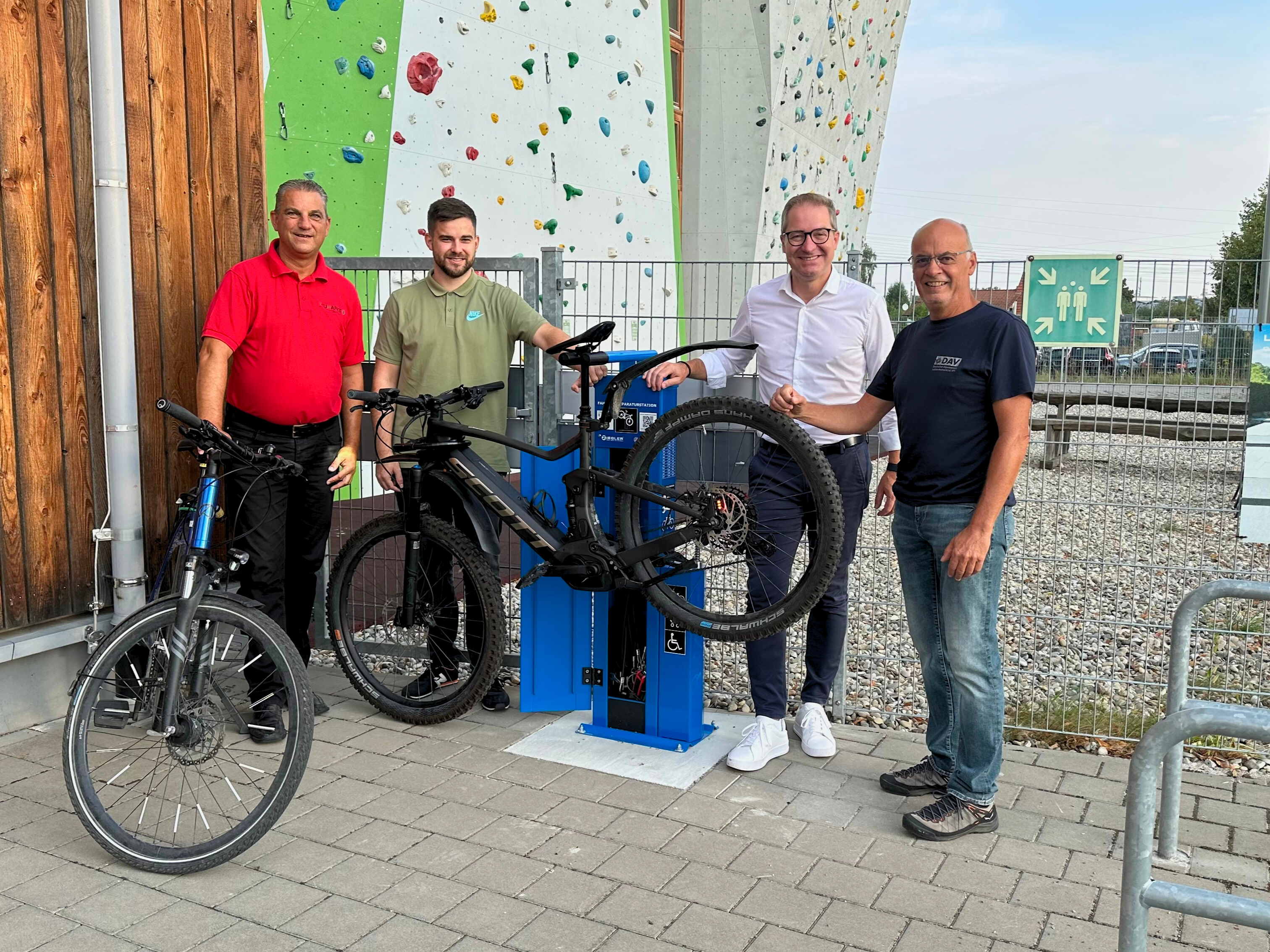 Neue Fahrrad-Service-Station am DAV-Zentrum