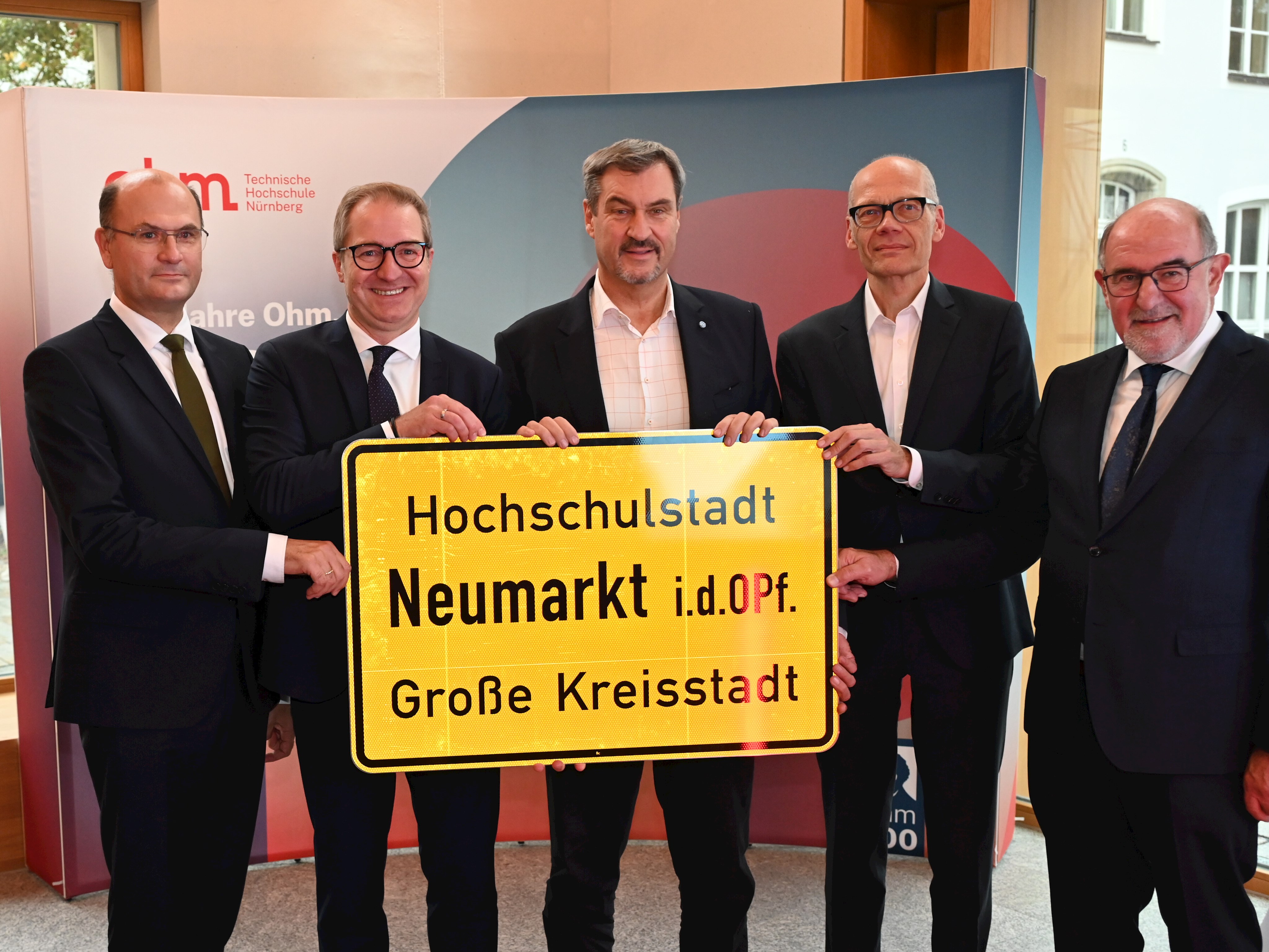 Neues Hochschulgebäude in Neumarkt eröffnet